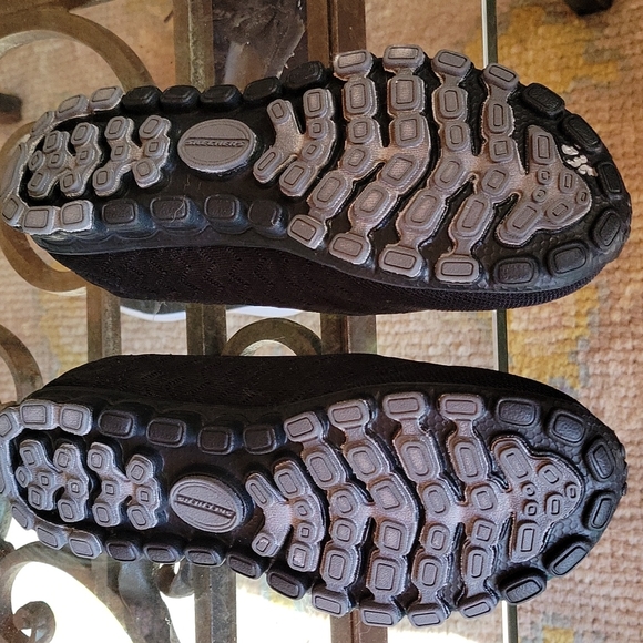Brand new Skeechers - Picture 4 of 4